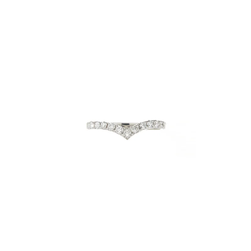 14 Karat White Gold V Diamond Ring