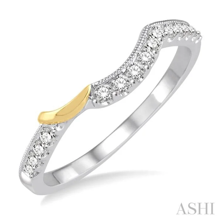 1/4 Ctw Round Diamond Wedding Band in 14K White and Yellow Gold