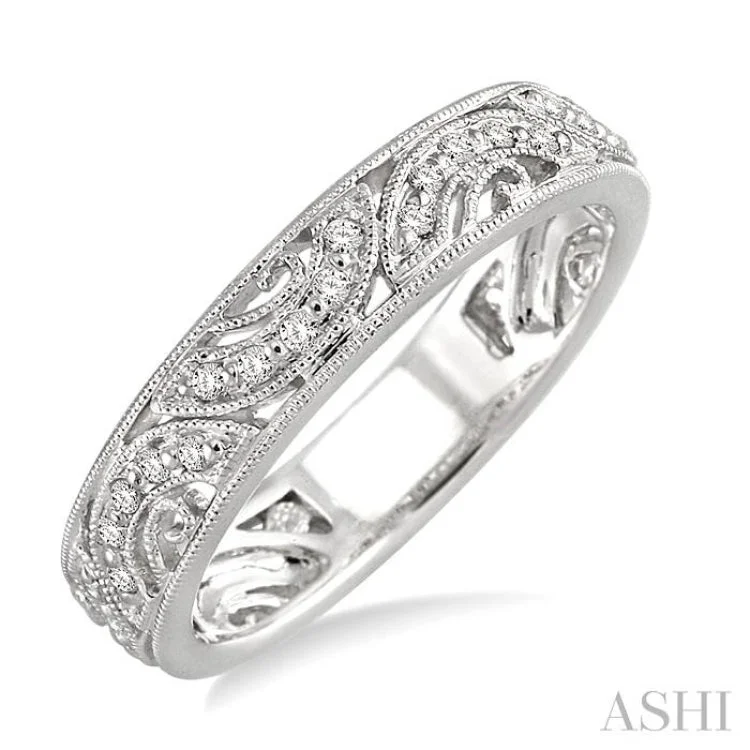 1/6 Ctw Diamond Fashion Ring in 14K White Gold