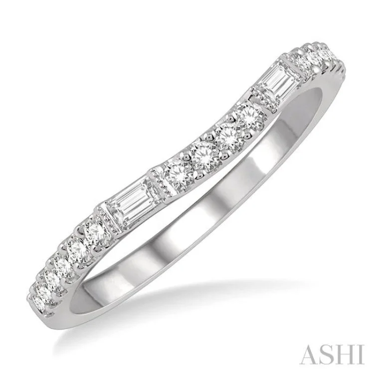 1/3 ctw Baguette & Round Cut Diamond Wedding Band in 14K White Gold