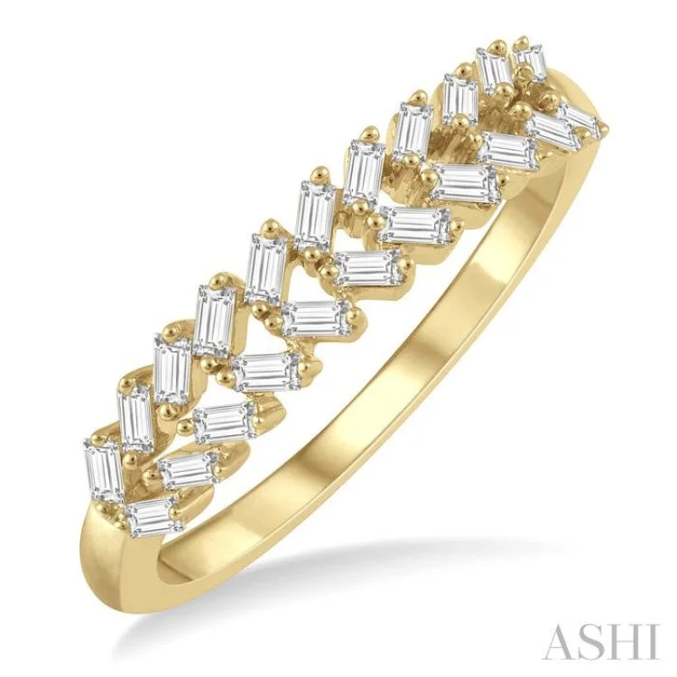 1/4 ctw Mini Chevron Link Stackable Baguette Diamond Fashion Ring in 14K Yellow Gold