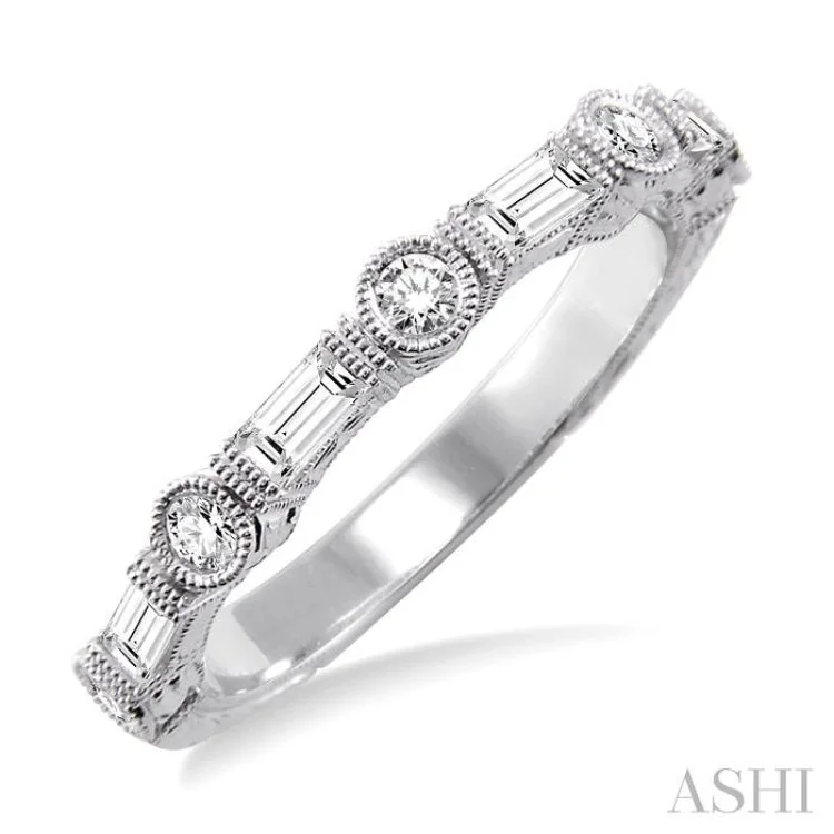 1/2 Ctw Diamond Fashion Band in 14K White Gold