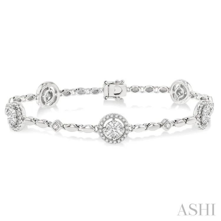 1 1/2 Ctw Diamond Link Bracelet in 14K White Gold