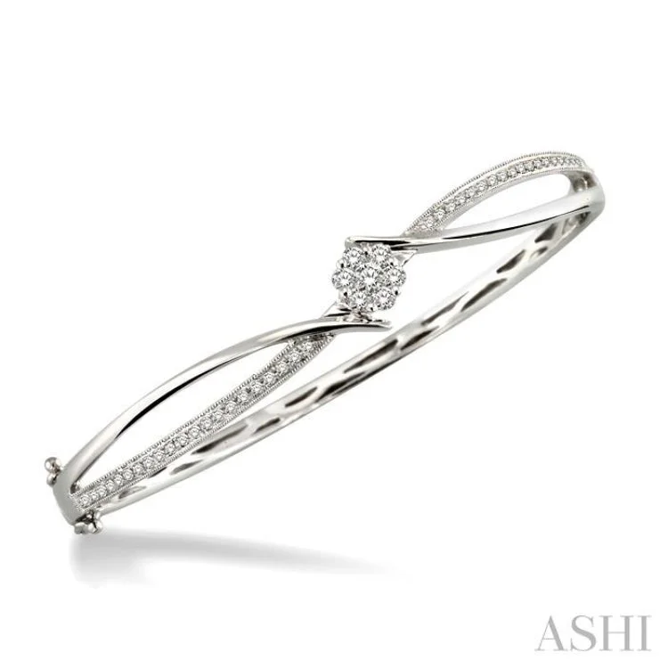 3/4 Ctw Round Cut Diamond Bangle in 14K White Gold